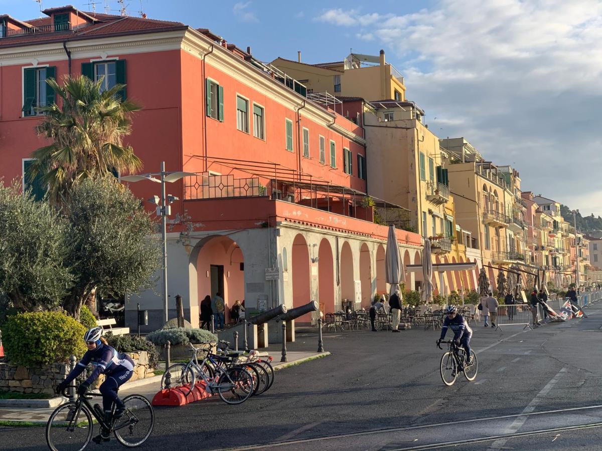 Casa Vacanza " La Rosa " Imperia Liguria Ngoại thất bức ảnh