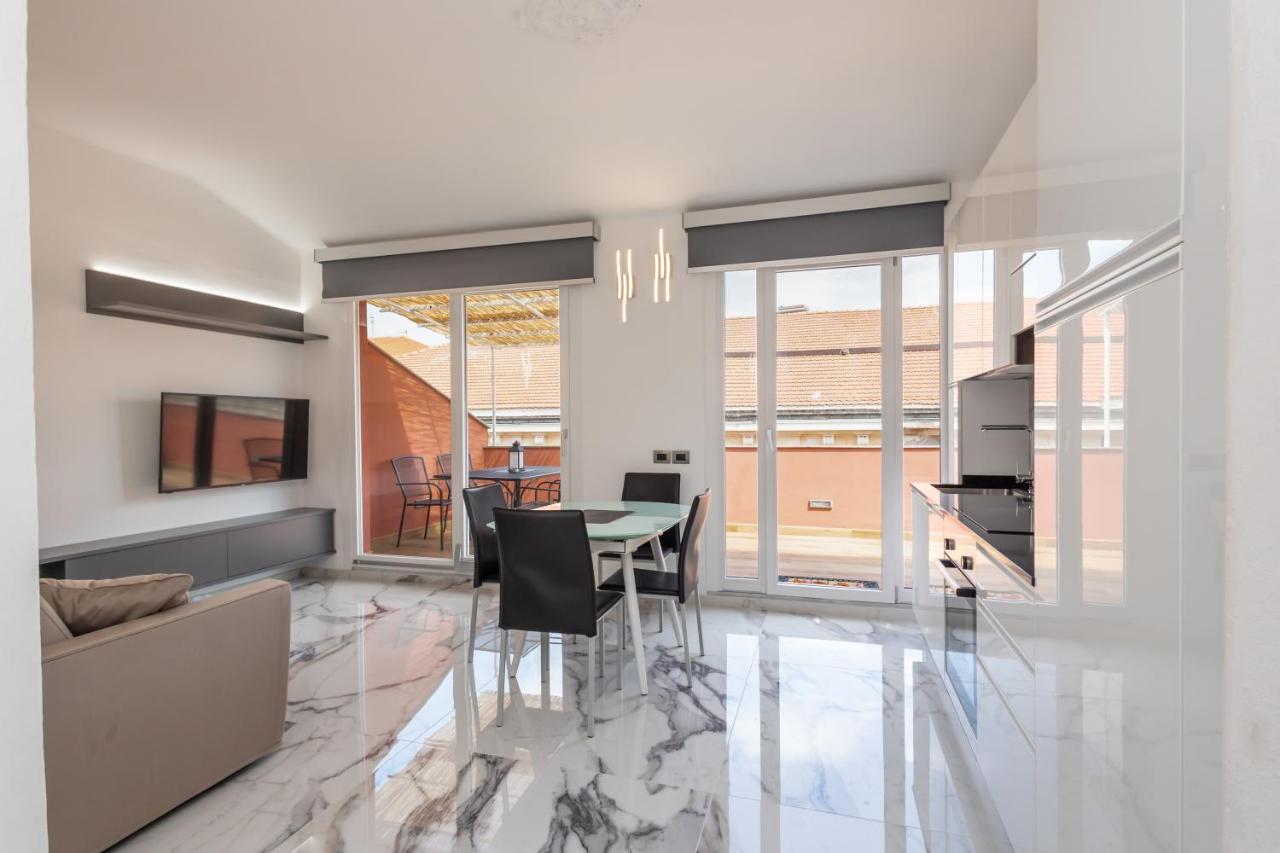 Casa Vacanza " La Rosa " Imperia Liguria Ngoại thất bức ảnh