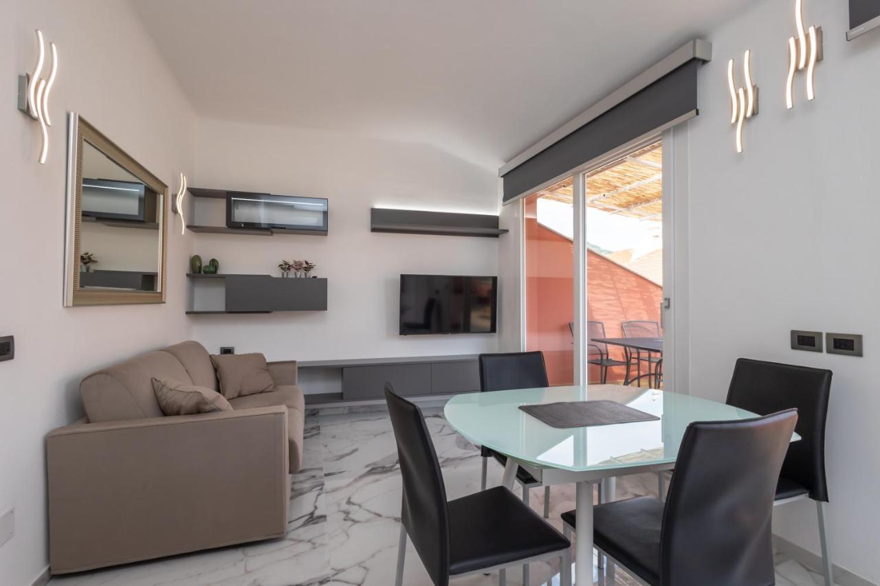 Casa Vacanza " La Rosa " Imperia Liguria Ngoại thất bức ảnh