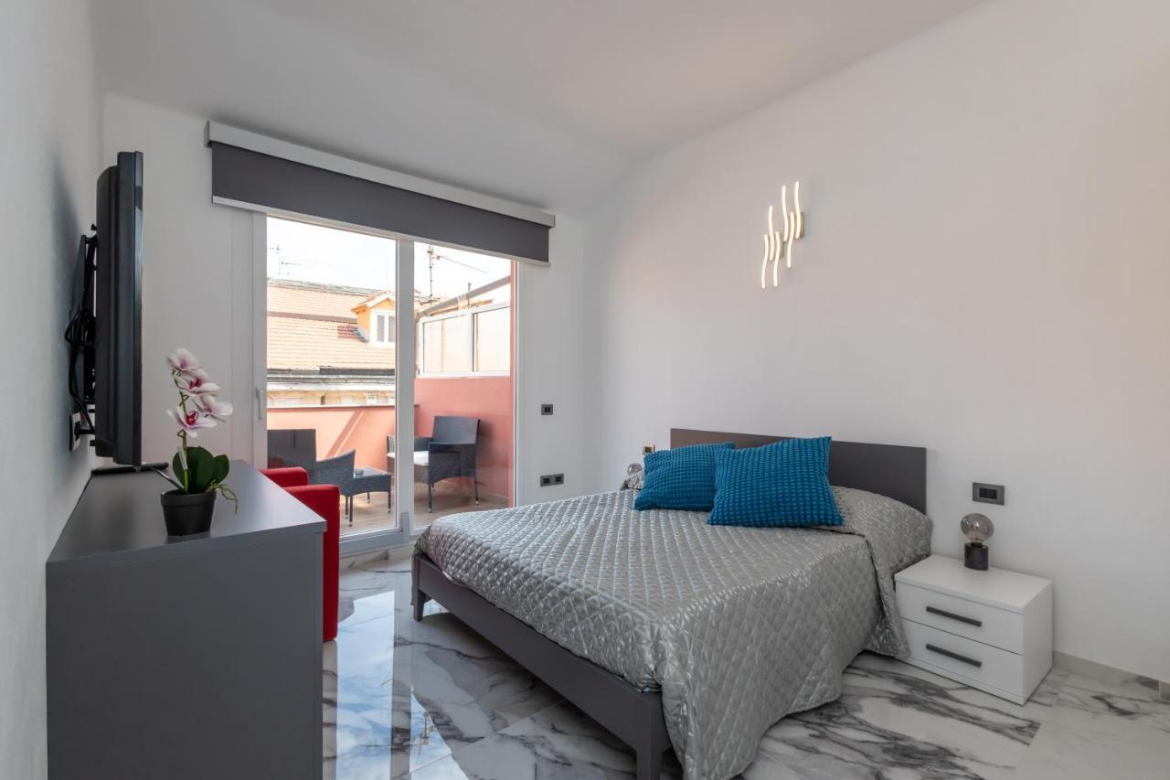 Casa Vacanza " La Rosa " Imperia Liguria Ngoại thất bức ảnh