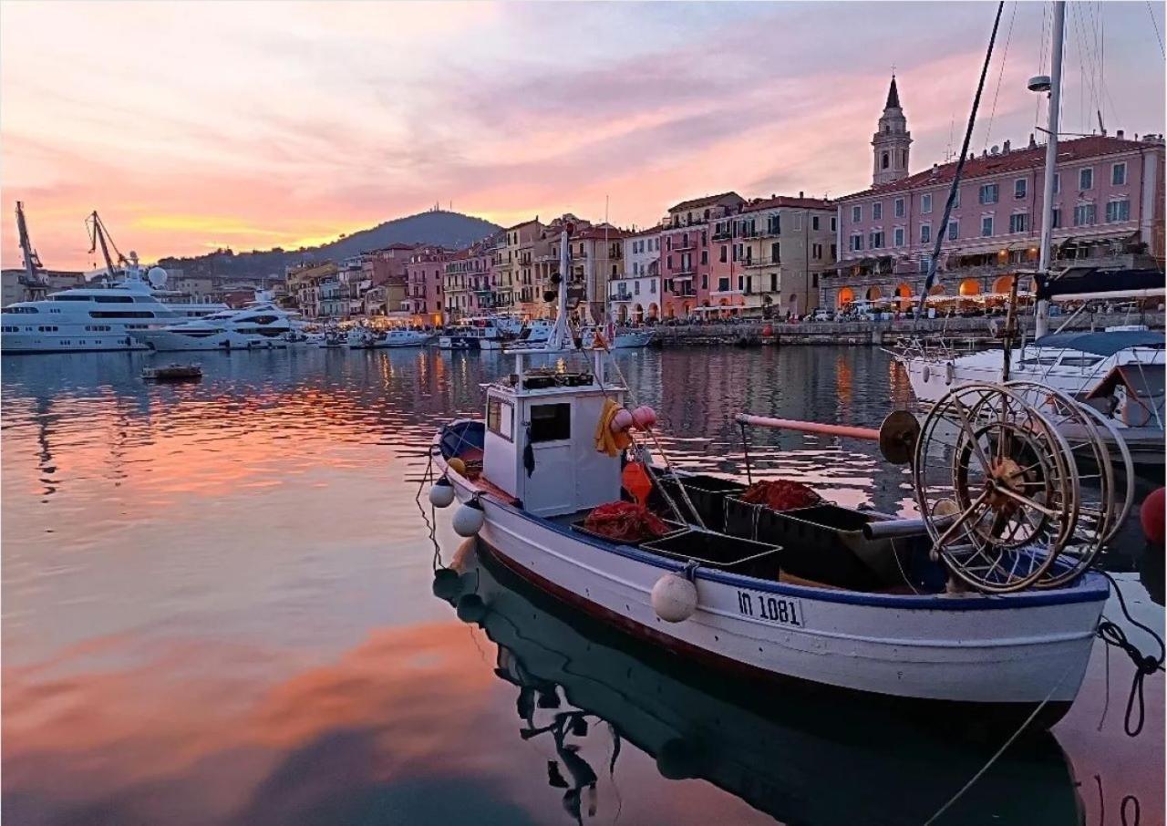 Casa Vacanza " La Rosa " Imperia Liguria Ngoại thất bức ảnh
